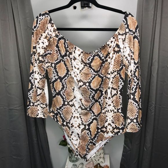 Boohoo Tops - SNAKE PRINT OFF THE SHOULDER BODYSUIT